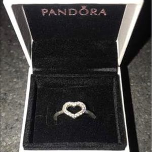 Pandora ring heart shape